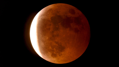 共賞&ldquo;紅月亮&rdquo;！青海多地昨夜上演月全食