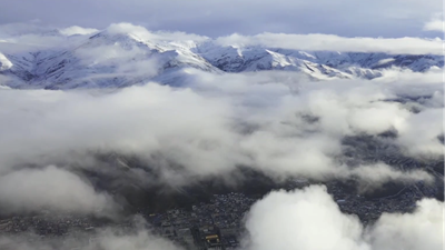 高原云海 &ldquo;天上&rdquo;玉樹(shù)